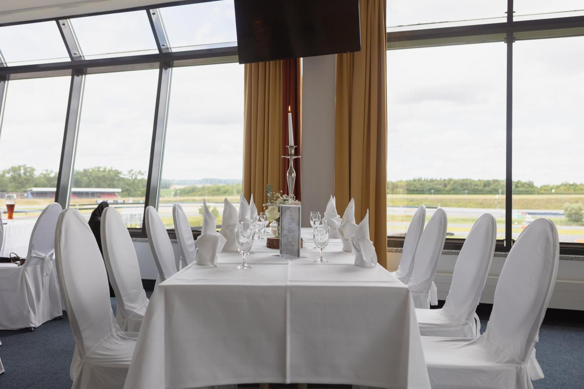 Hotel Motorsport Arena Oschersleben Bagian luar foto