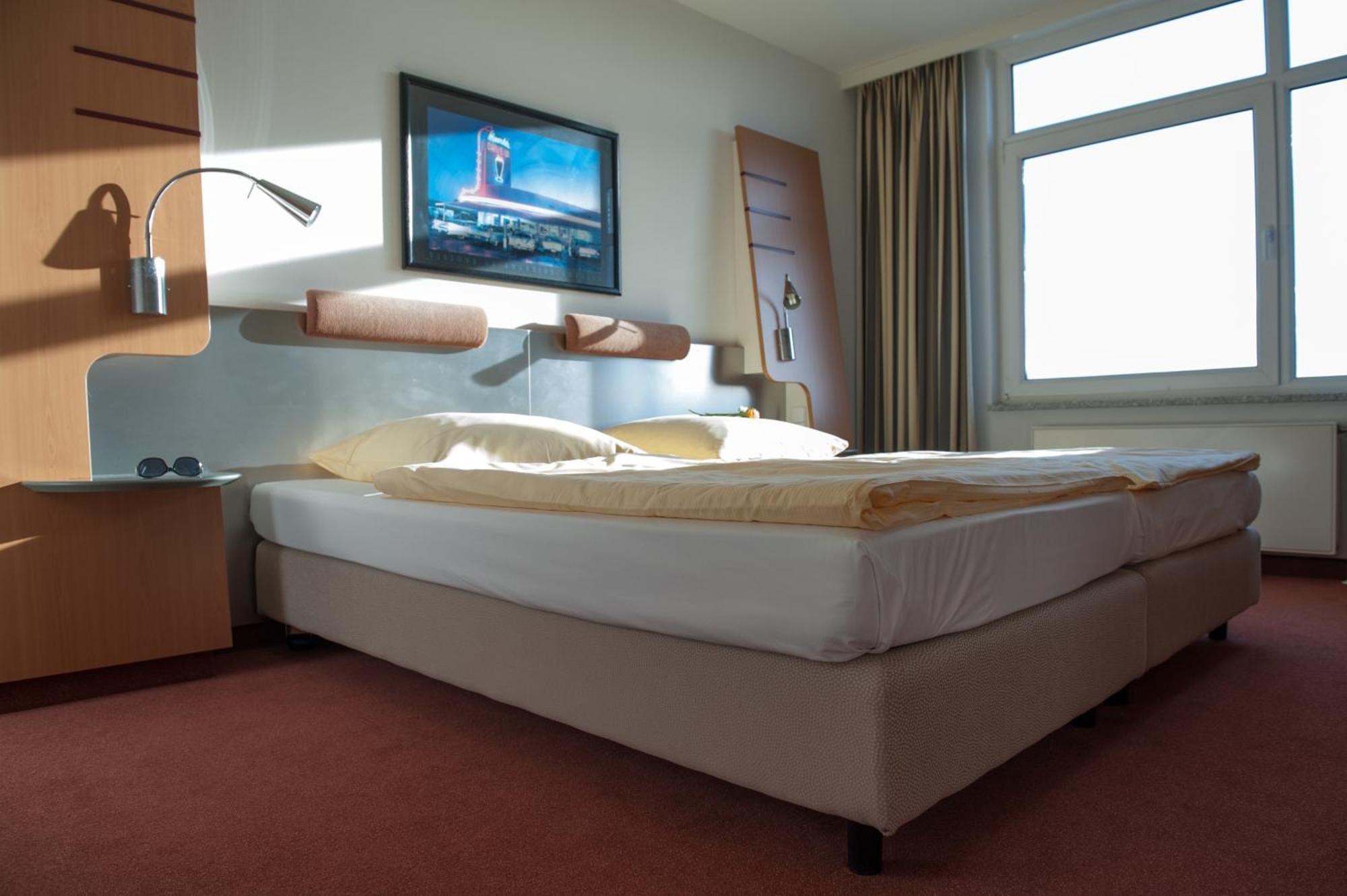 Hotel Motorsport Arena Oschersleben Bagian luar foto