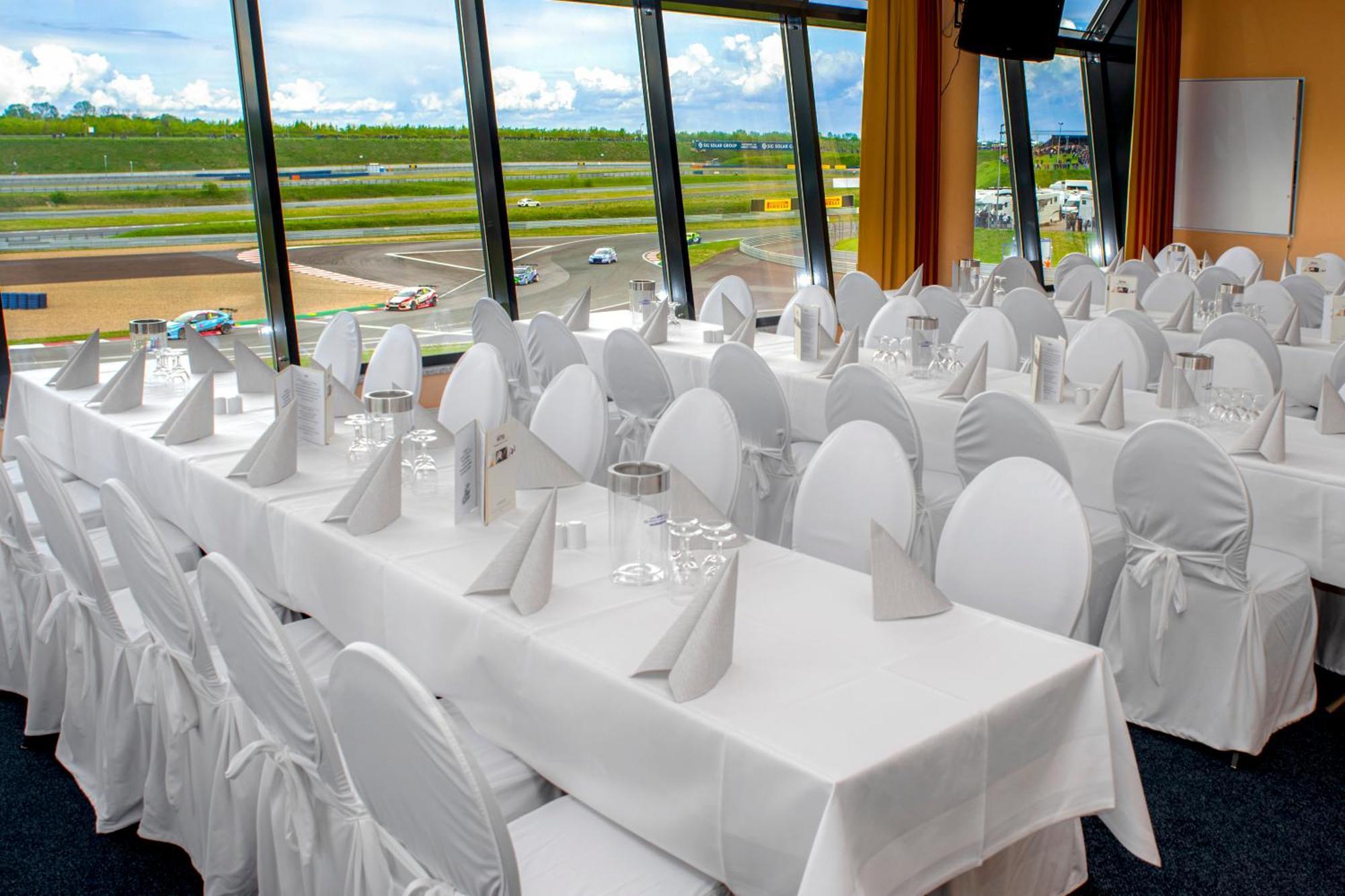 Hotel Motorsport Arena Oschersleben Bagian luar foto