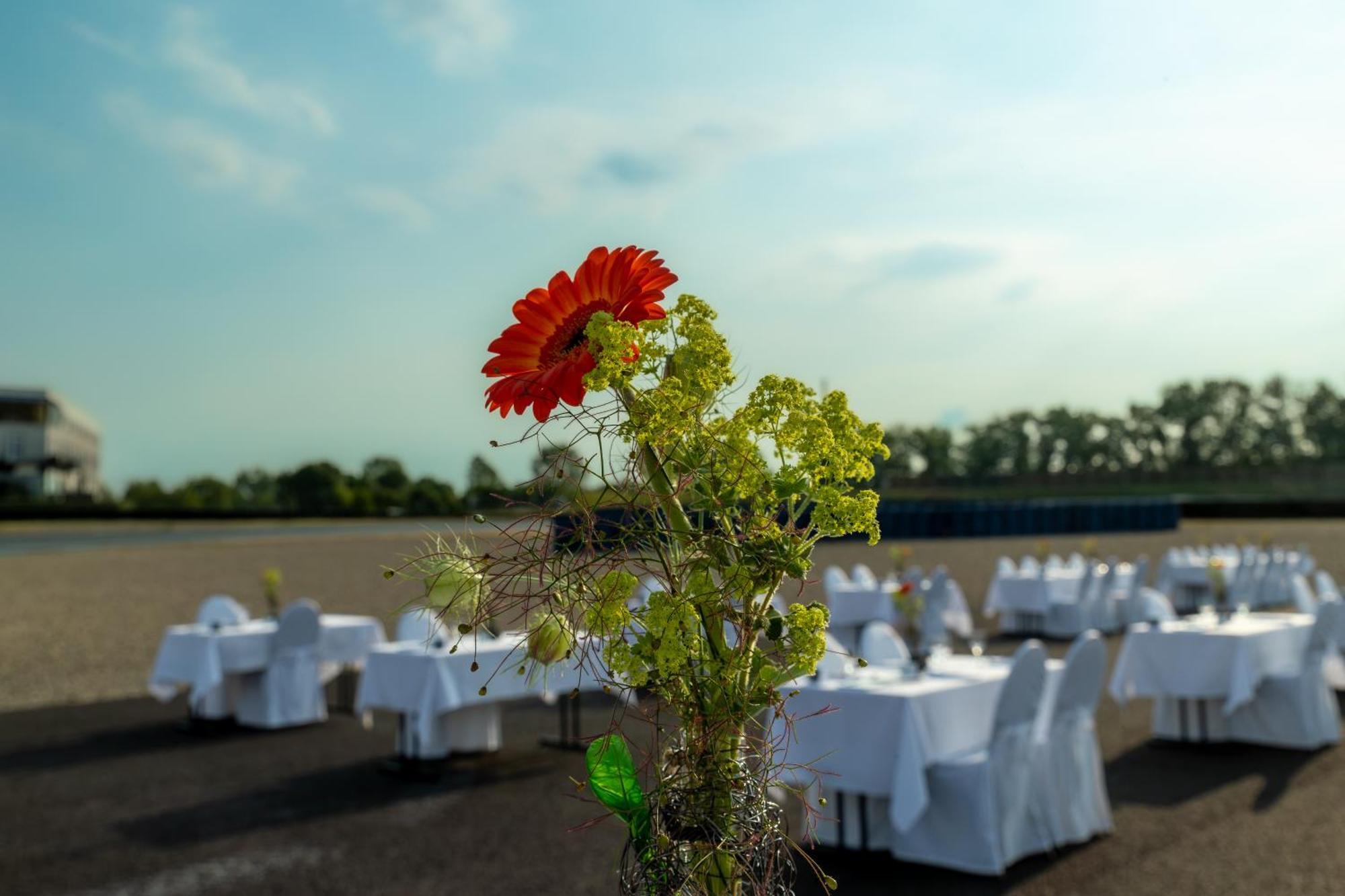 Hotel Motorsport Arena Oschersleben Bagian luar foto